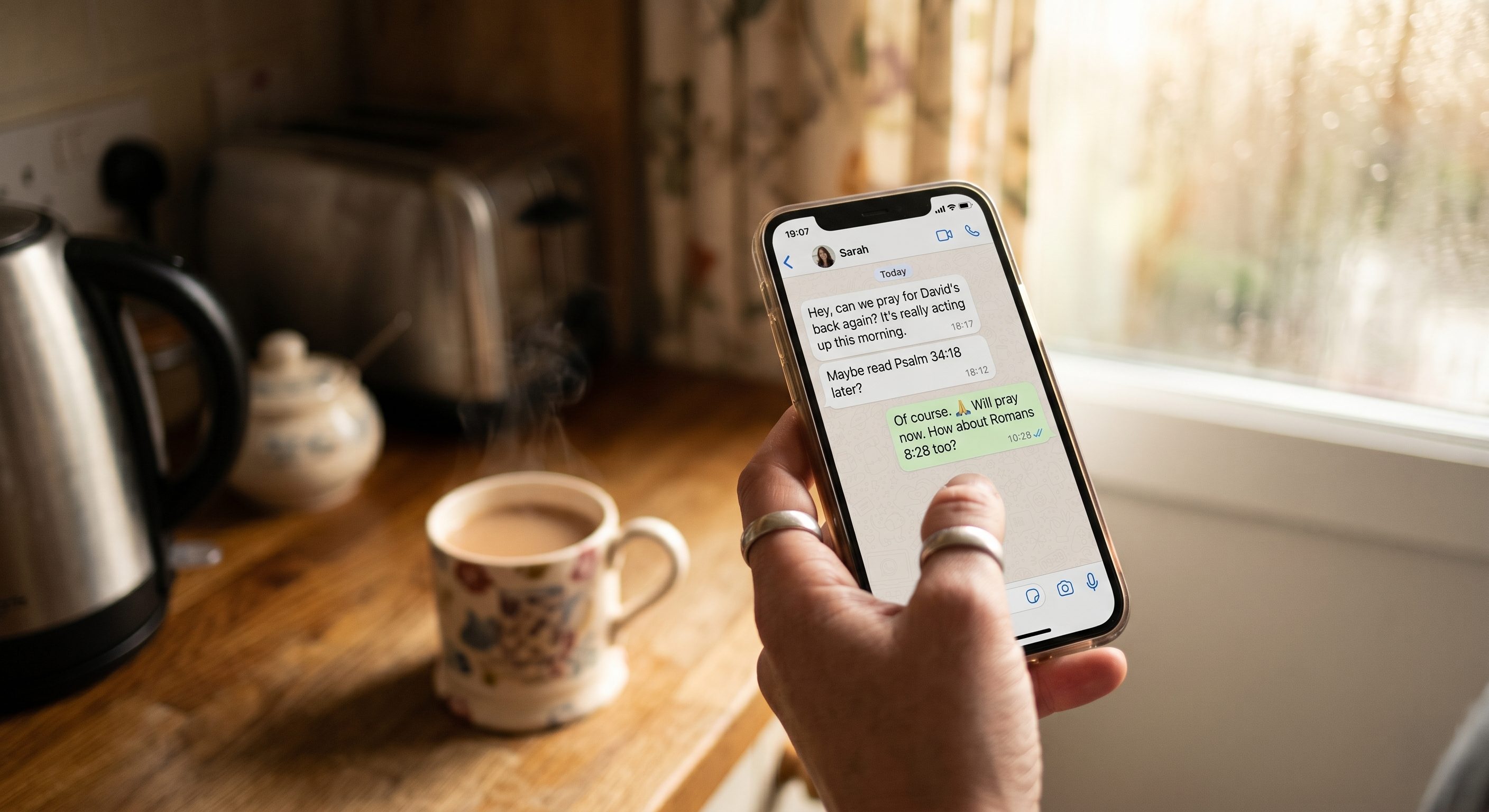 Persistent chat showing shared readings between sessions